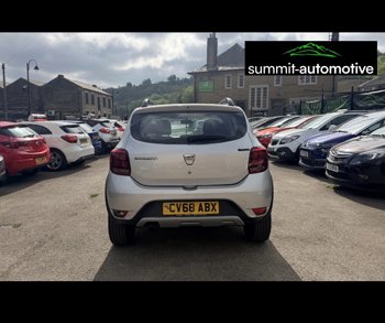 Car Image 9