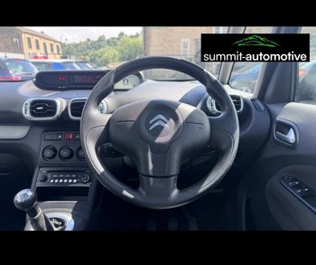 Car Image 11