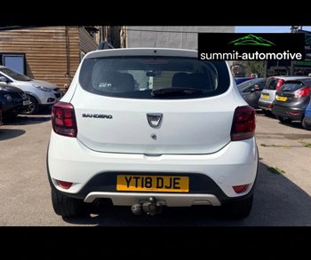 Car Image 9